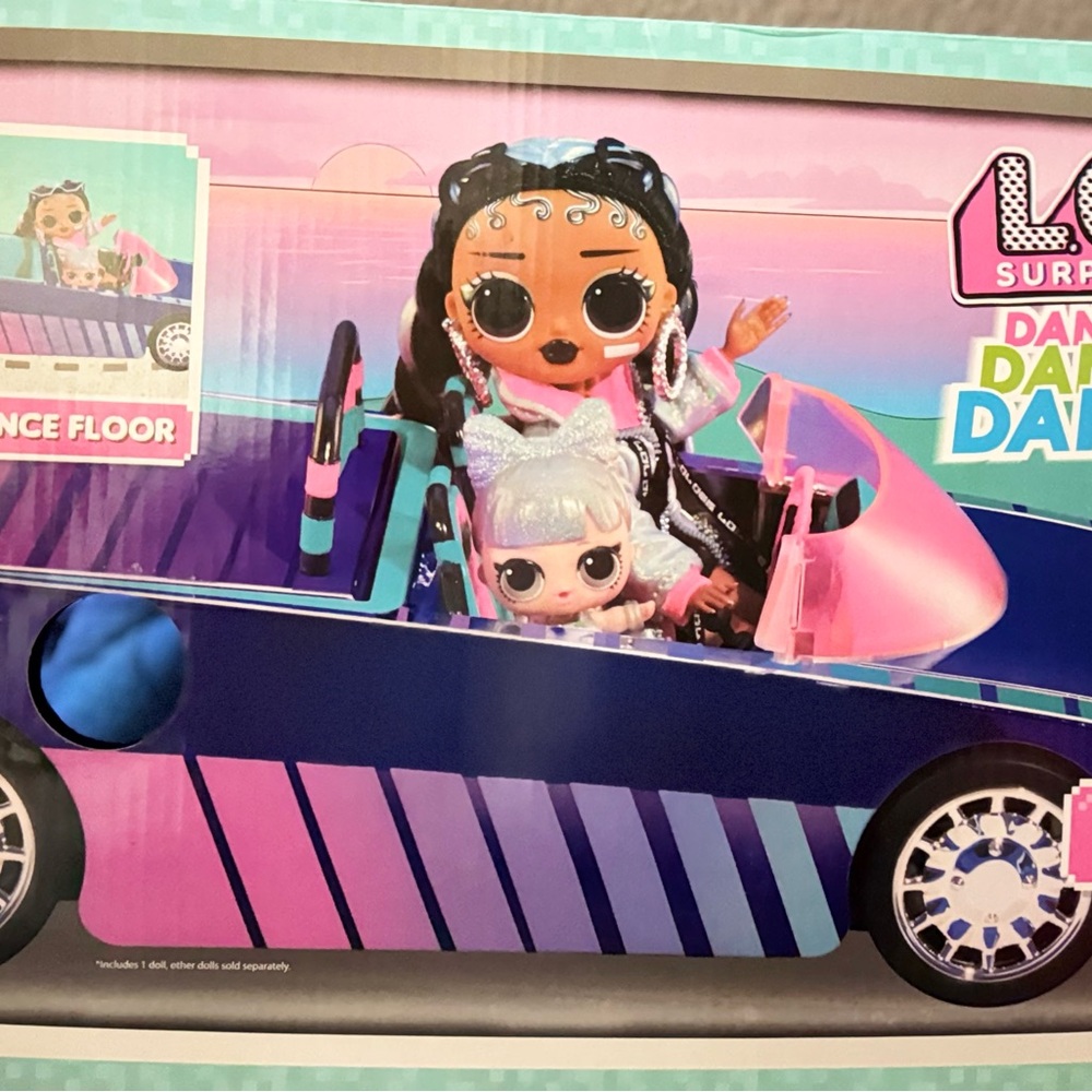 L.O.L. Surprise! Dance Car with Pink and Blue Accents